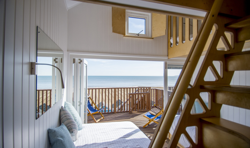 Sleep by the Sea: Quirky Coastal Stays, Beach Huts & Lighthouse Hideaways in the UK