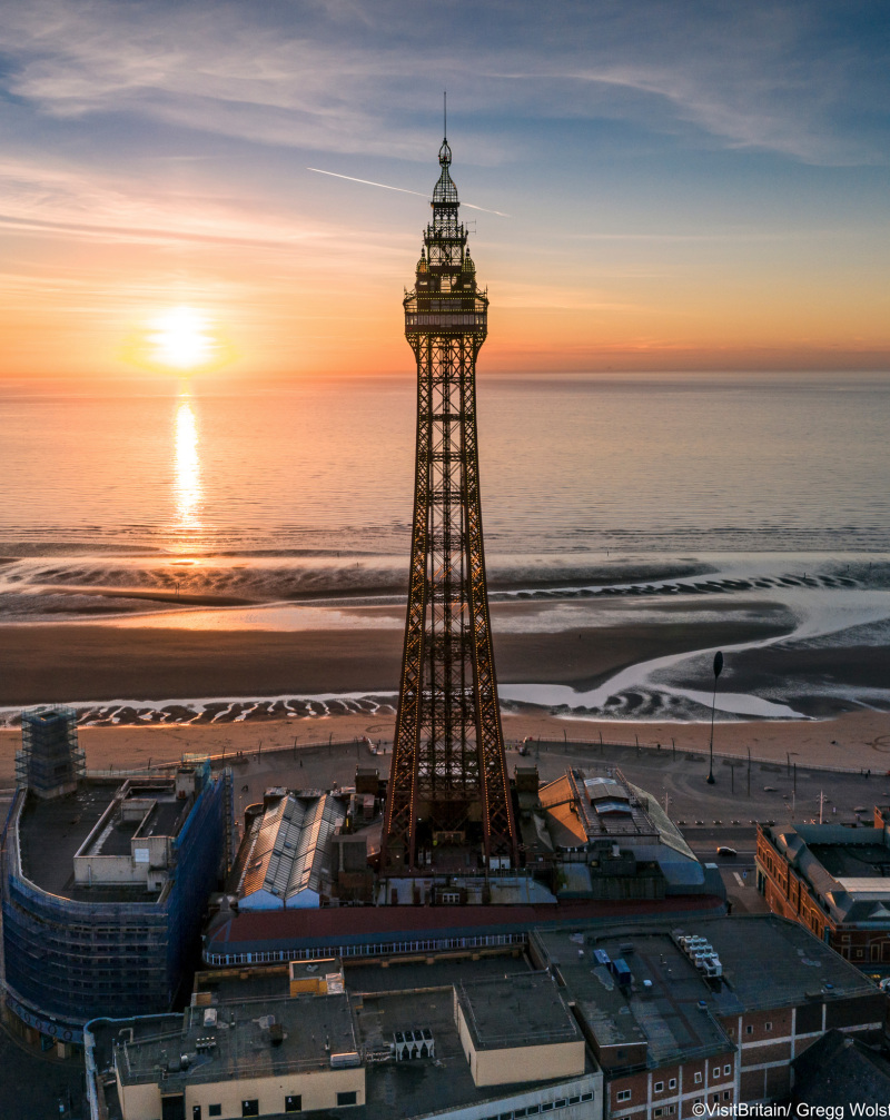 Trace a coastline through the waves of time 